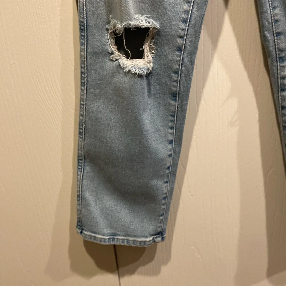 Good American High Rise Light Wash Factory Distressed Women's Blue Jeans…